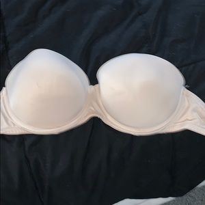 ⭐️Victoria Secret Strapless Bra⭐️